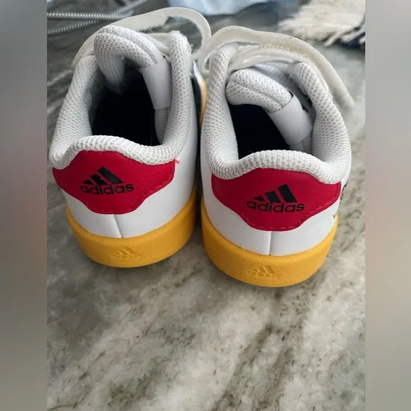 USED— great condition, Adidas Disney limited edition Mickey Mouse Boys size 4 - Picture 4 of 5